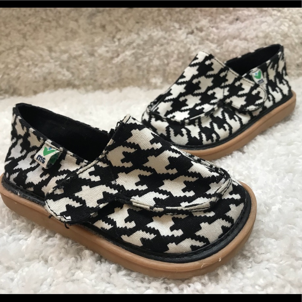 Mooshu Trainers ( canvas squeaky shoes )